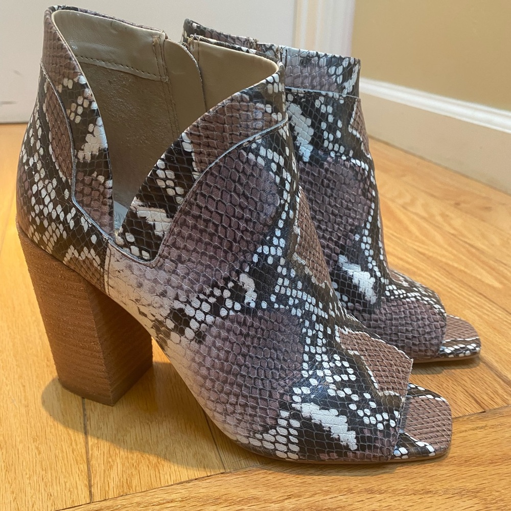 Vince Camuto Leather Bootie Open Toe Block Heels Snake Embossed Women's 7M
